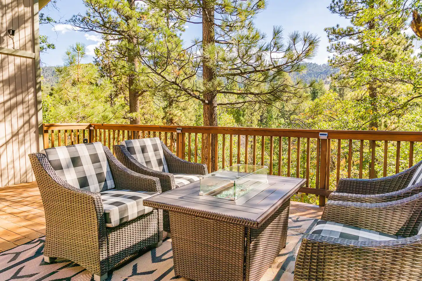 035 Treehouse Cottage A-Frame Big Bear Vacation Rentals